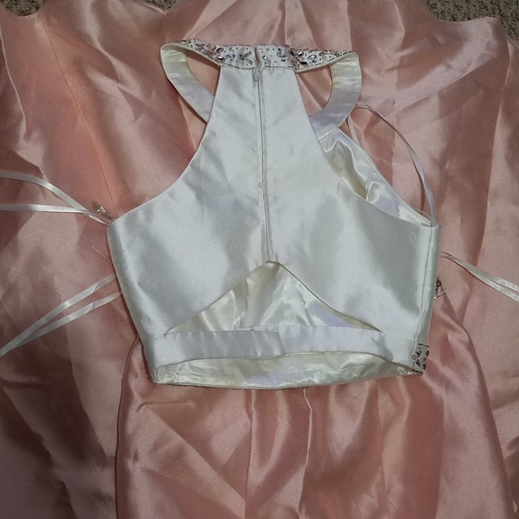 Two Piece Gown - Picture 4 of 6